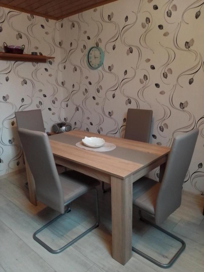 Haus Heidrun Apartment Dolgesheim Bagian luar foto