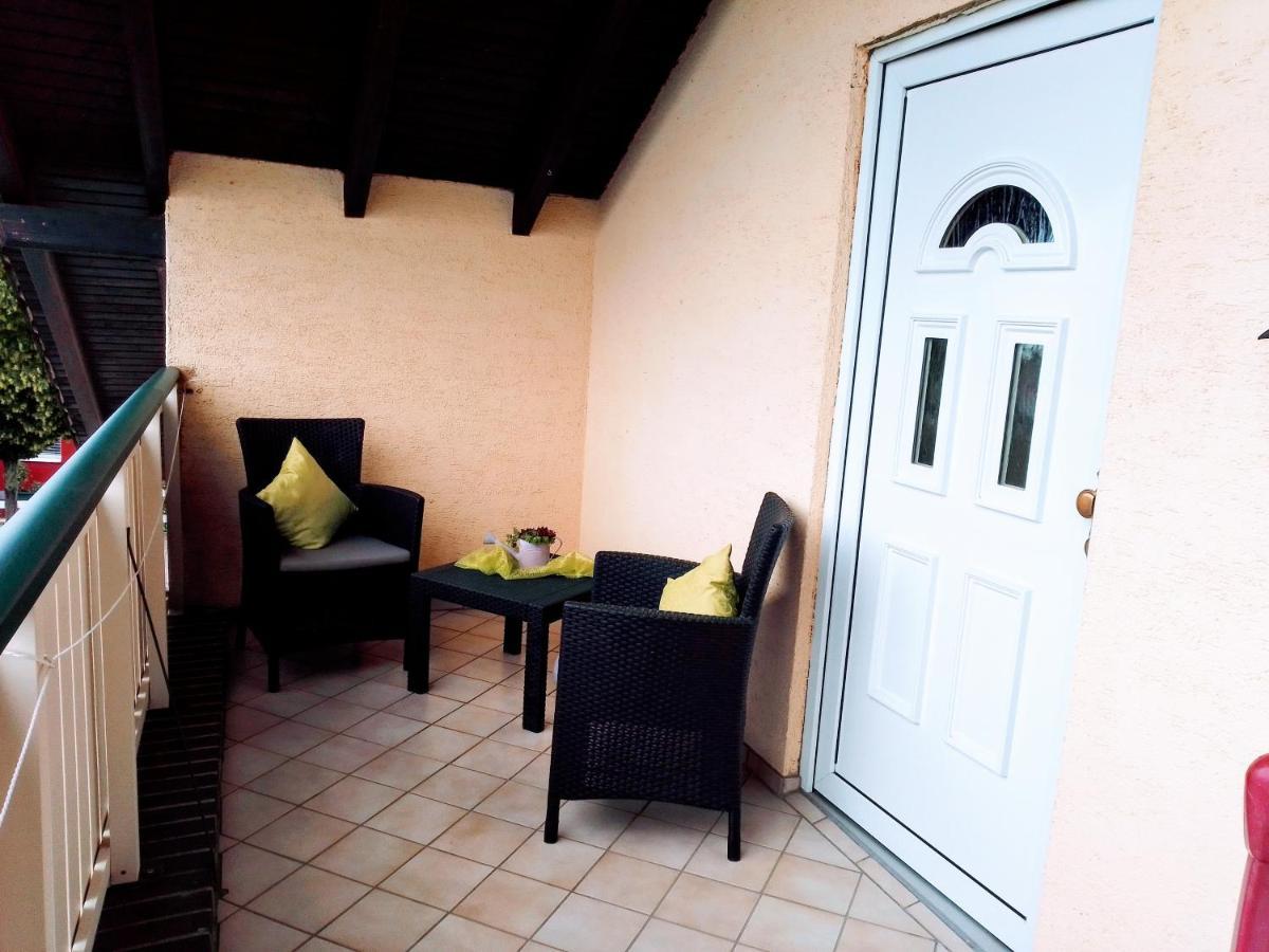 Haus Heidrun Apartment Dolgesheim Bagian luar foto